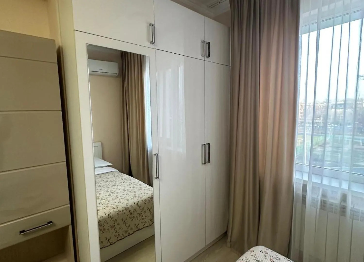 Central Studio Apartments In Almaty 0*,